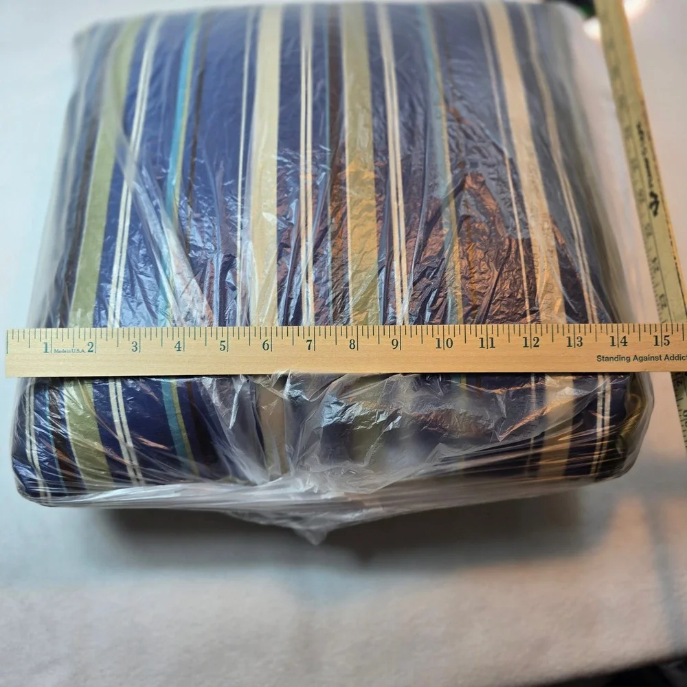 Pier 1 Floral Medallion Botanical Reversible Pillow Striped Accent Throw 17x17‎